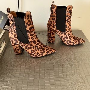 Leopard boots forever 21 size 7.5